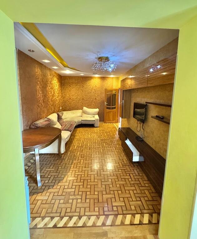 Satılır 4 otaqlı köhnə tikili, 110 m², Azadlıq Prospekti m.-2