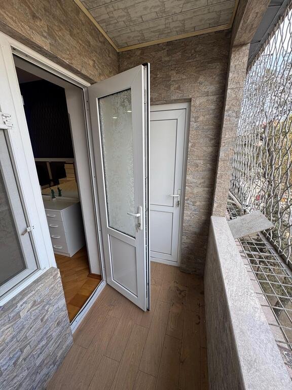 Satılır 4 otaqlı köhnə tikili, 110 m², Azadlıq Prospekti m.-11