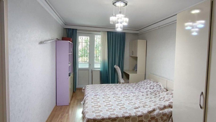 Satılır 3 otaqlı köhnə tikili, 70 m², Elmlər Akademiyası m.-4