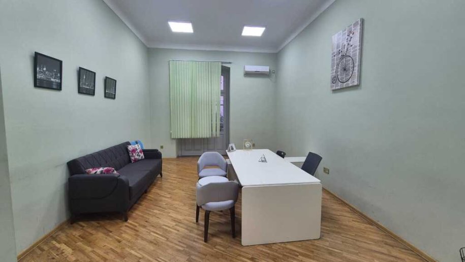 120 m<sup>2</sup> ofis satılır, 28 May m.-12