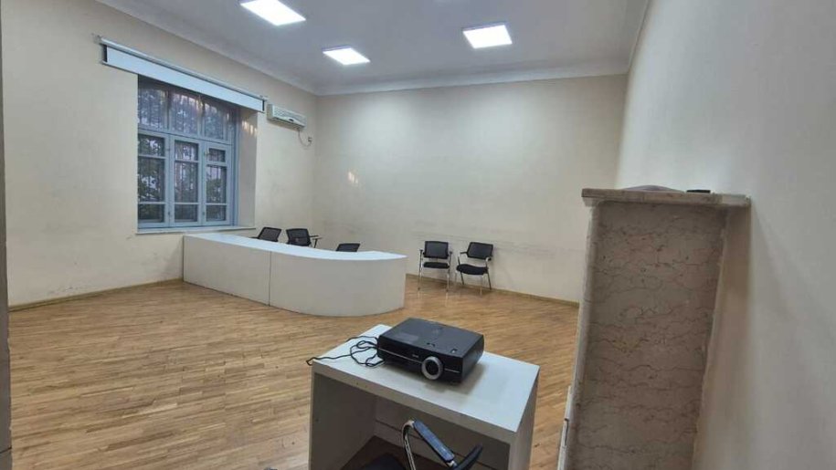 120 m<sup>2</sup> ofis satılır, 28 May m.-16