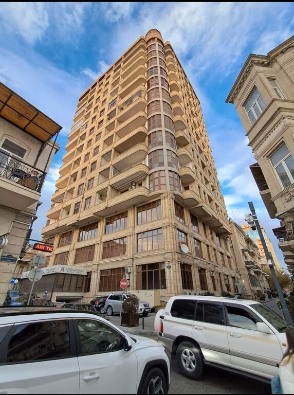 Kirayə verilir 4 otaqlı yeni tikili, 225 m², Sahil m.-2