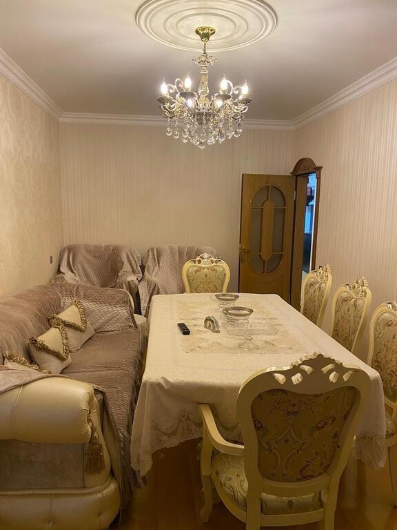 Satılır 4 otaqlı köhnə tikili, 85 m², Azadlıq Prospekti m.-6