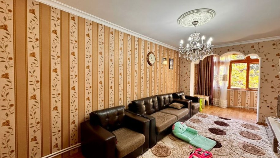 Satılır 4 otaqlı köhnə tikili, 120 m², Neftçilər m.-1