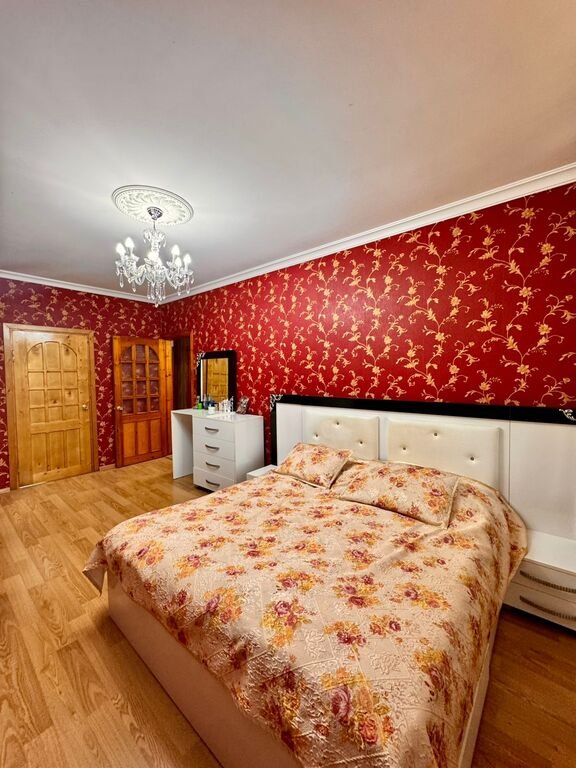Satılır 4 otaqlı köhnə tikili, 120 m², Neftçilər m.-9