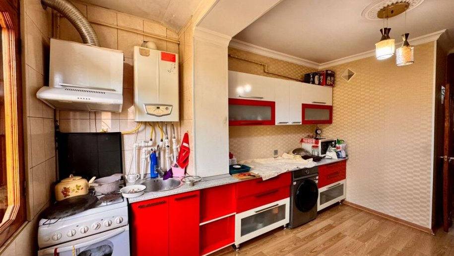 Satılır 4 otaqlı köhnə tikili, 120 m², Neftçilər m.-13