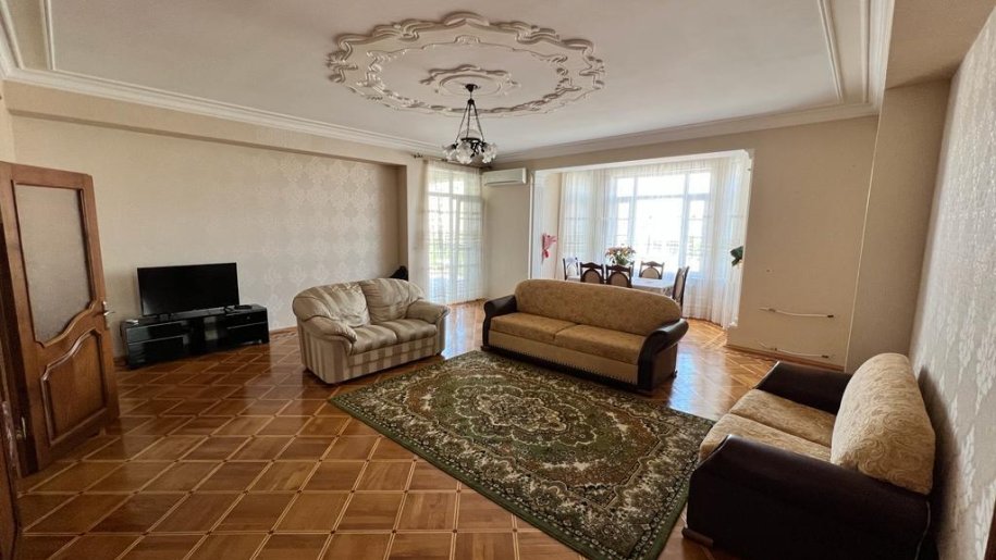 Kirayə verilir 4 otaqlı yeni tikili, 190 m², Nizami m.-1