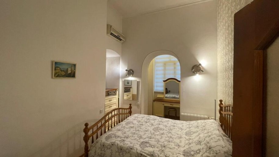 Kirayə verilir 3 otaqlı köhnə tikili, 100 m², İçərişəhər m.-6
