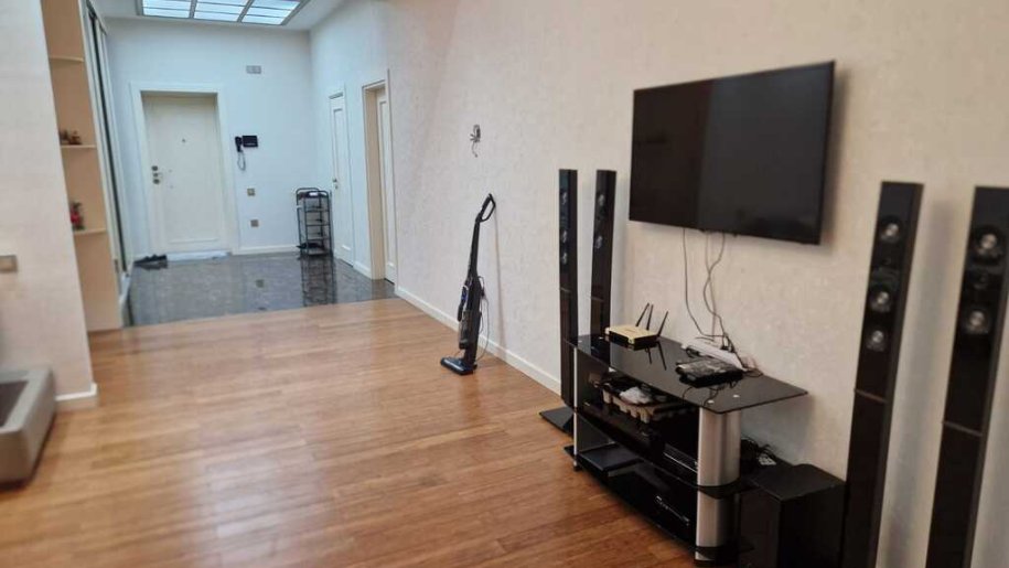 Kirayə verilir 4 otaqlı yeni tikili, 180 m², Nizami m.-4
