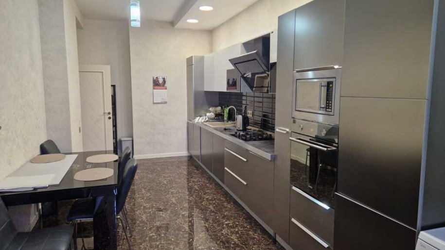 Kirayə verilir 4 otaqlı yeni tikili, 180 m², Nizami m.-5