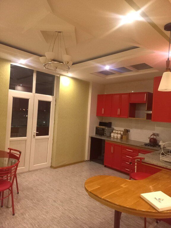 Kirayə verilir 3 otaqlı köhnə tikili, 125 m², Xalqlar dostluğu m.-1