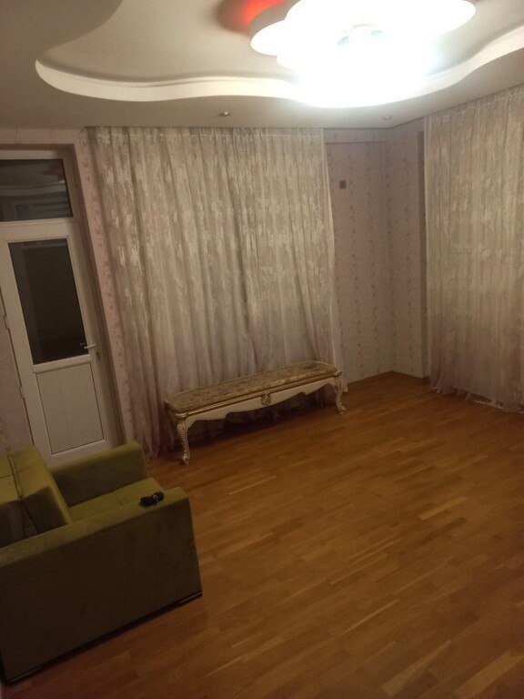Kirayə verilir 3 otaqlı köhnə tikili, 125 m², Xalqlar dostluğu m.-4