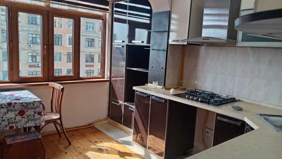 Kirayə verilir 2 otaqlı köhnə tikili, 55 m², Memar Əcəmi m.-4