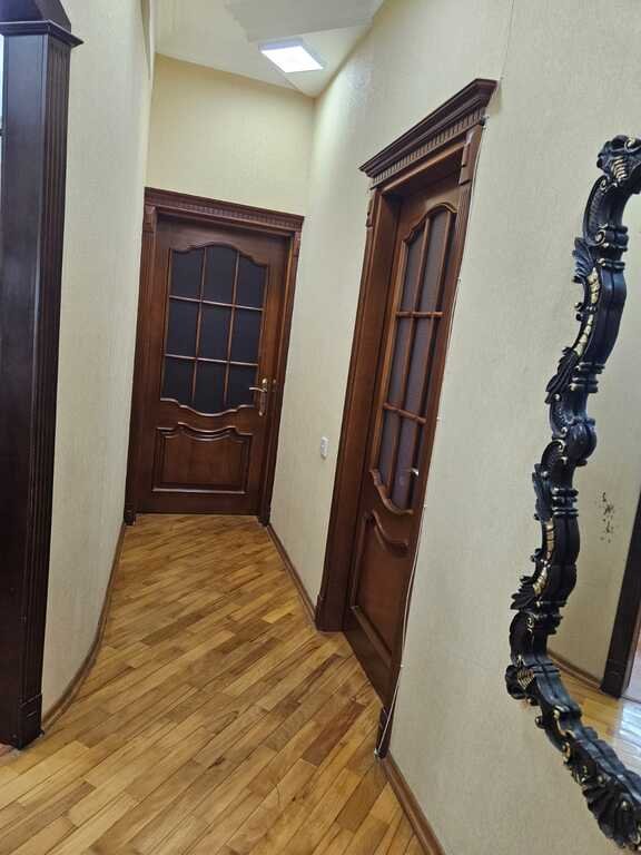 Kirayə verilir 3 otaqlı yeni tikili, 100 m², 8 noyabr-12