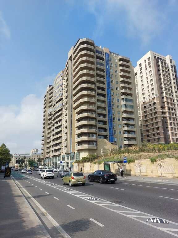 Satılır 4 otaqlı yeni tikili, 186 m², Sahil m.-1