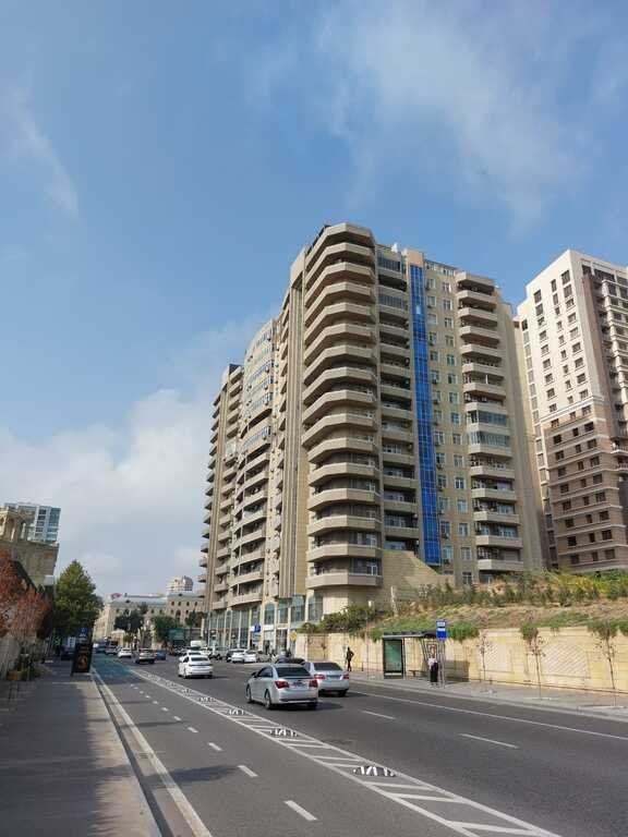 Satılır 4 otaqlı yeni tikili, 186 m², Sahil m.-2