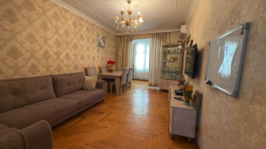 Satılır 2 otaqlı köhnə tikili, 60 m², Nəriman Nərimanov m.-1