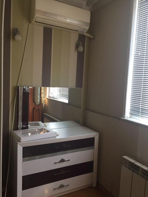 Kirayə verilir 3 otaqlı köhnə tikili, 90 m², Gənclik m.-14