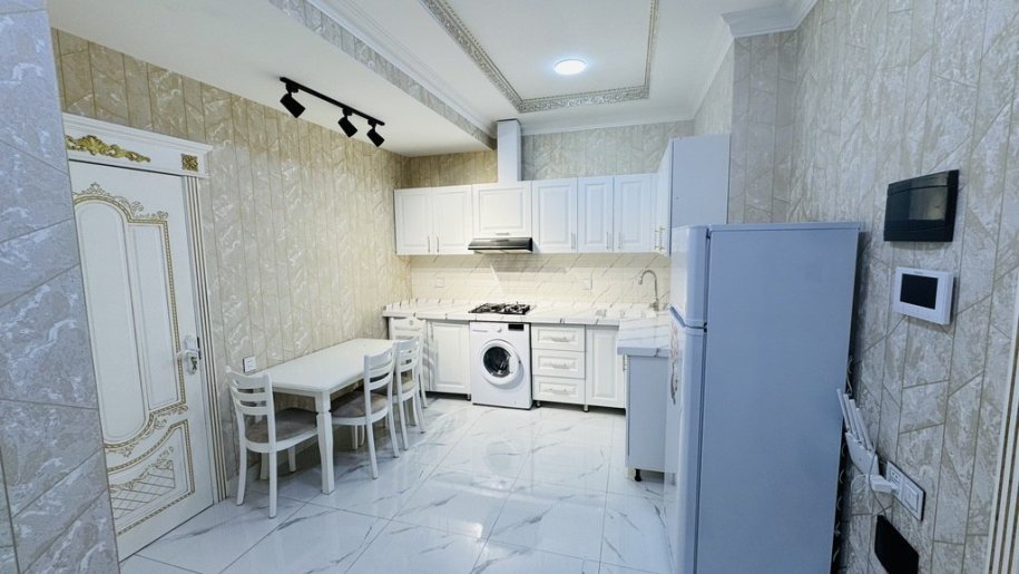 Kirayə verilir 2 otaqlı yeni tikili, 100 m², 28 May m.-13