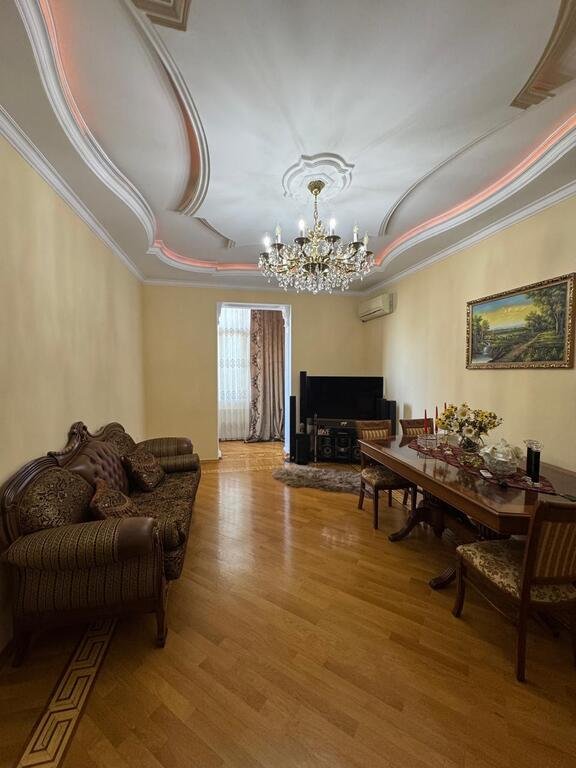 Satılır 2 otaqlı köhnə tikili, 60 m², Nəriman Nərimanov m.-1