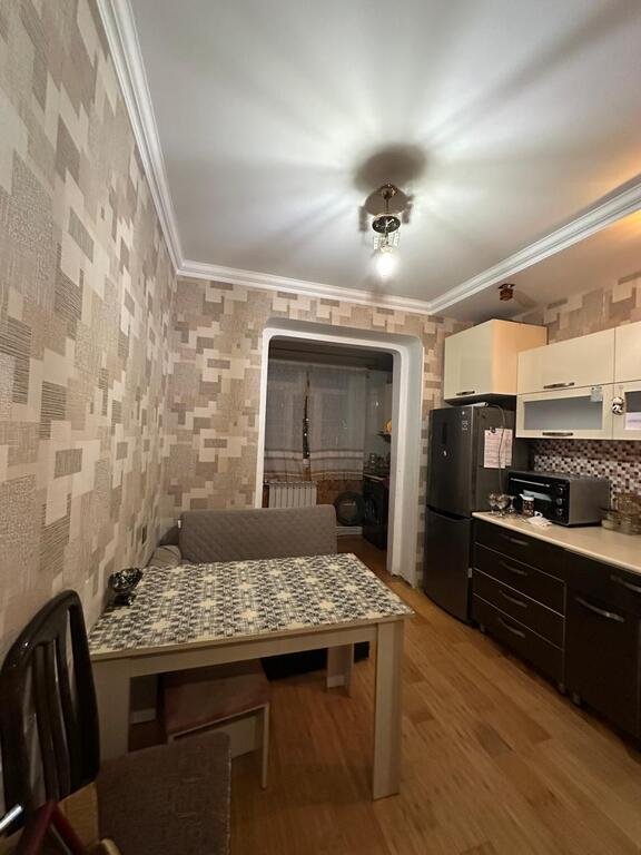 Kirayə verilir 3 otaqlı köhnə tikili, 70 m², Azadlıq Prospekti m.-14