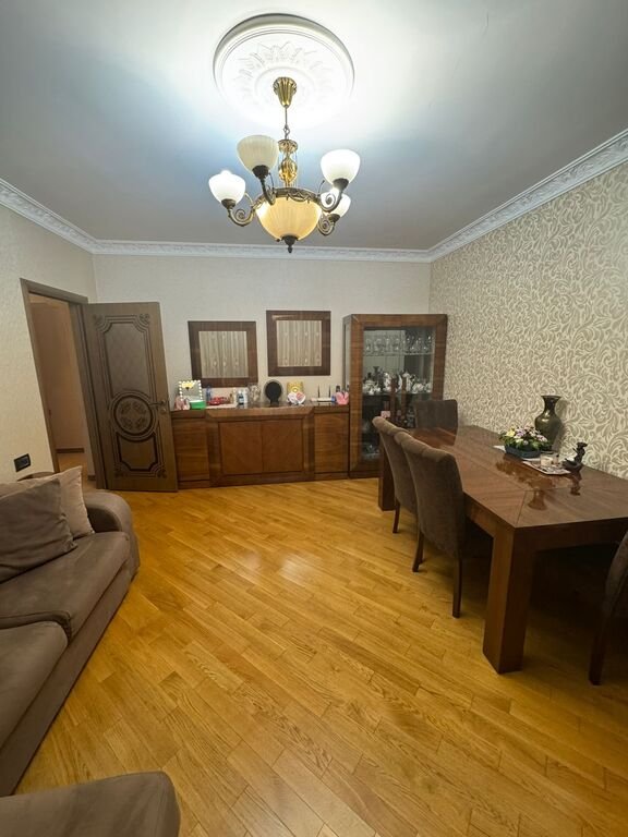 Satılır 4 otaqlı köhnə tikili, 100 m², Nərimanov-1
