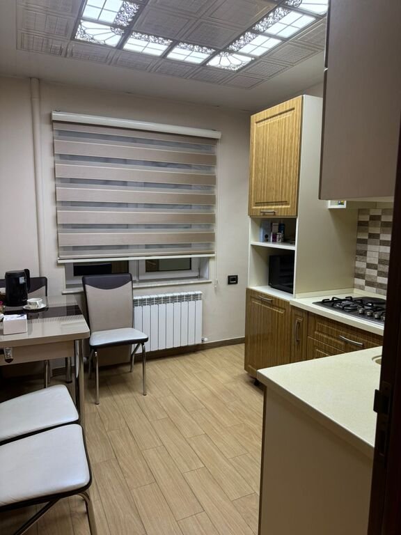 Satılır 4 otaqlı köhnə tikili, 100 m², Nərimanov-9