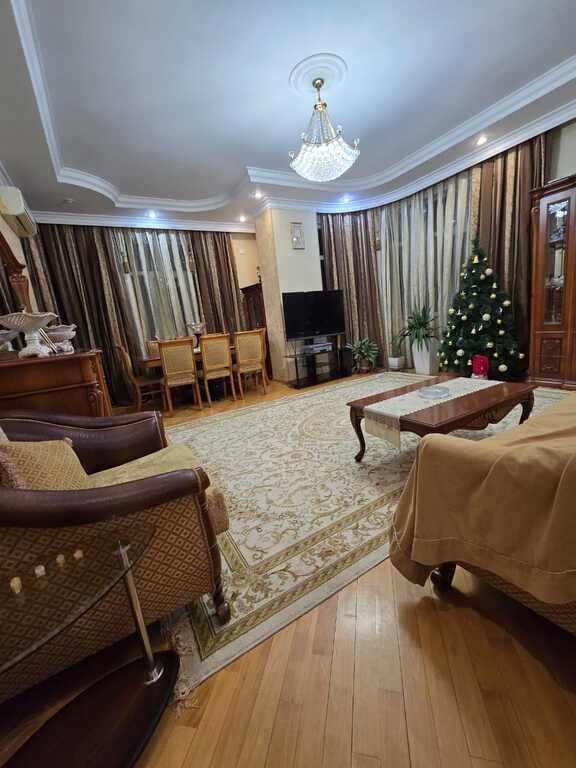 Satılır 4 otaqlı yeni tikili, 160 m², 8 noyabr-1