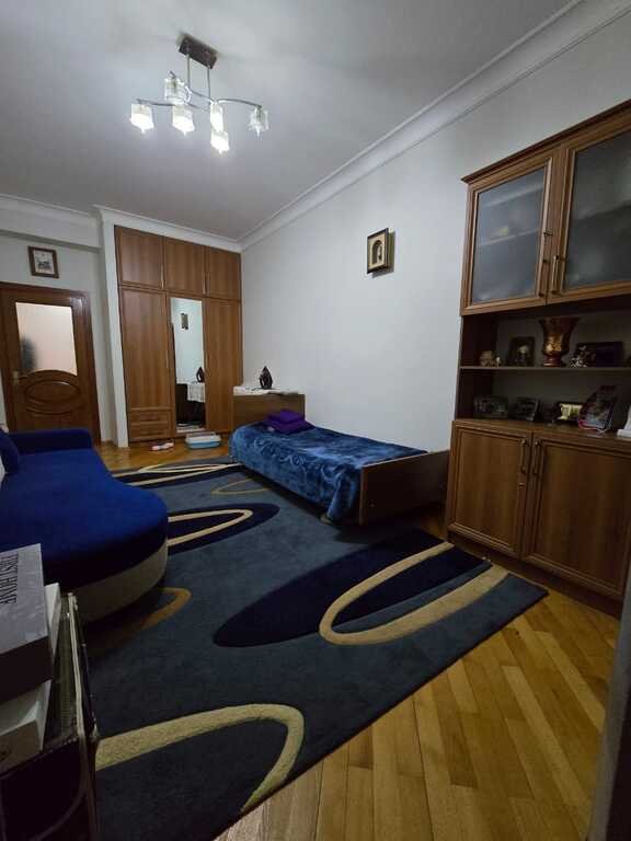 Satılır 4 otaqlı yeni tikili, 160 m², 8 noyabr-8