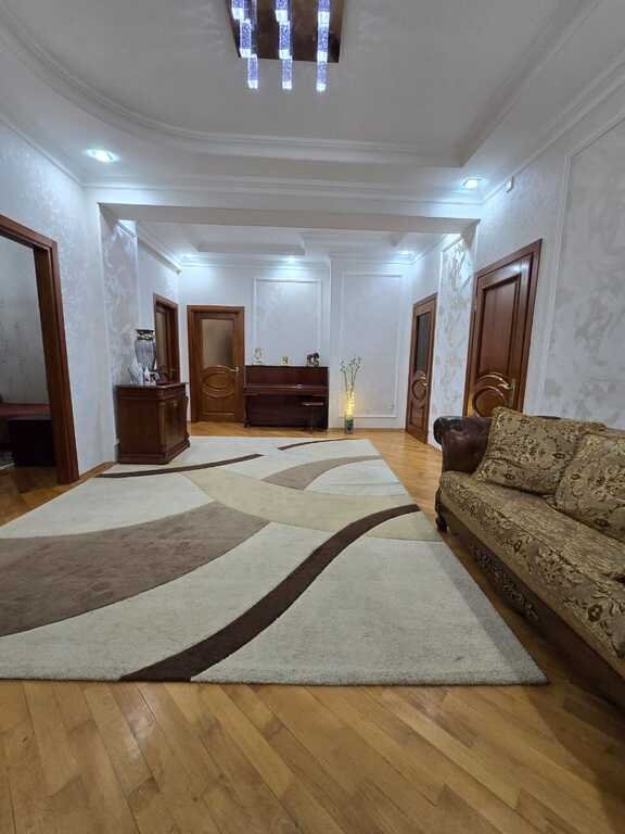 Satılır 4 otaqlı yeni tikili, 160 m², 8 noyabr-11