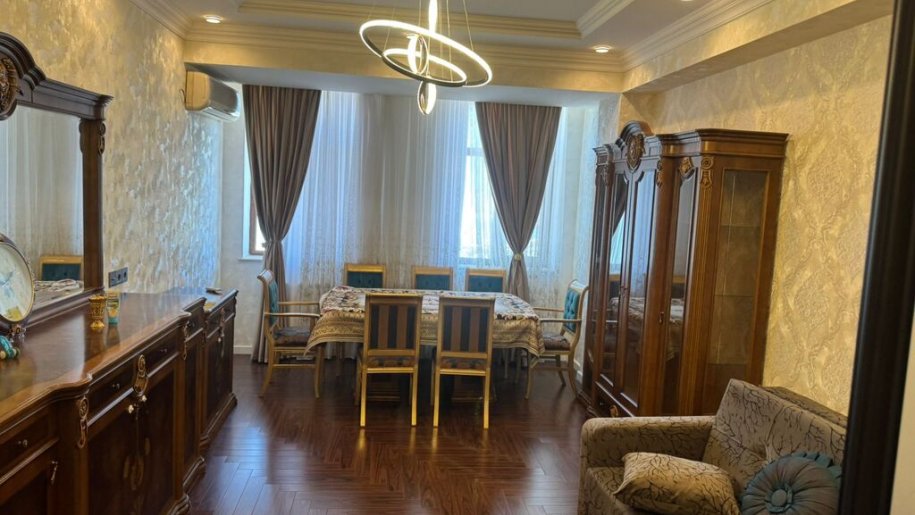 Kirayə verilir 4 otaqlı yeni tikili, 140 m², Koroğlu m.-1
