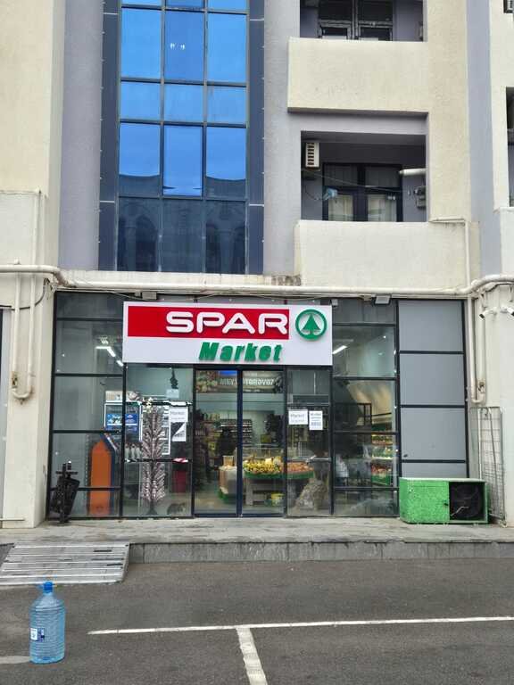 877 m<sup>2</sup> obyekt satılır, Qara Qarayev m.-1
