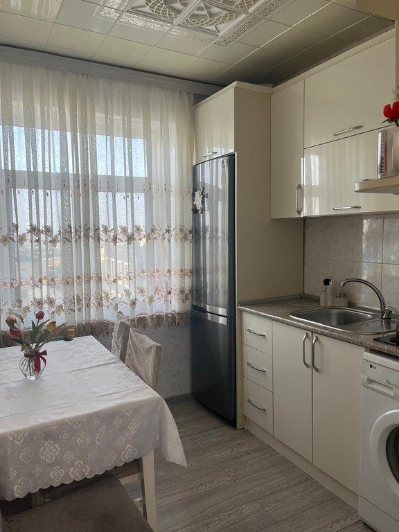 Satılır 4 otaqlı köhnə tikili, 96 m², Koroğlu m.-12