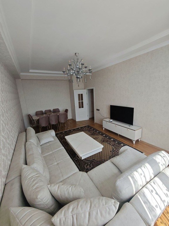 Kirayə verilir 2 otaqlı yeni tikili, 70 m², Neftçilər m.-1