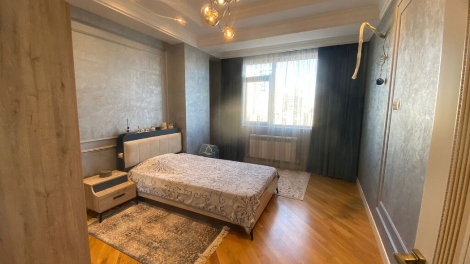Satılır 4 otaqlı yeni tikili, 185 m², 8 noyabr-10