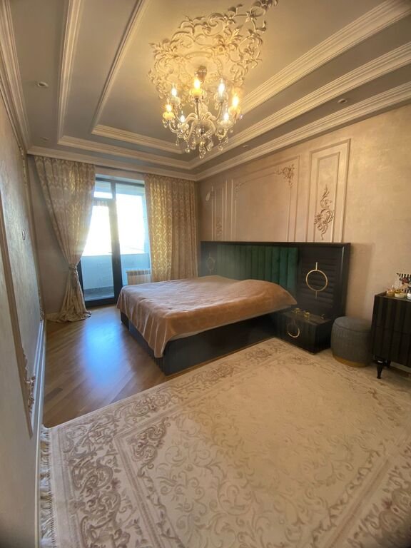 Satılır 4 otaqlı yeni tikili, 185 m², 8 noyabr-12