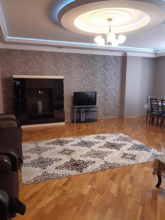 Kirayə verilir 4 otaqlı yeni tikili, 115 m², İnşaatçılar m.-1