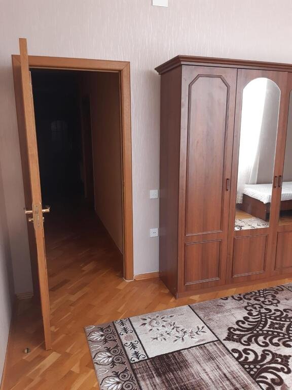 Kirayə verilir 4 otaqlı yeni tikili, 115 m², İnşaatçılar m.-6