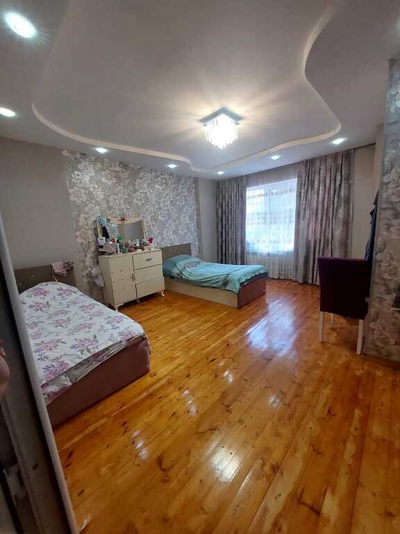 Kirayə verilir 4 otaqlı köhnə tikili, 130 m², Memar Əcəmi m.-3