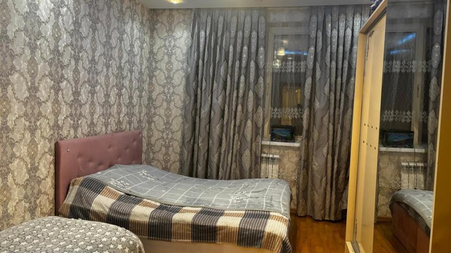 Kirayə verilir 4 otaqlı köhnə tikili, 130 m², Memar Əcəmi m.-4