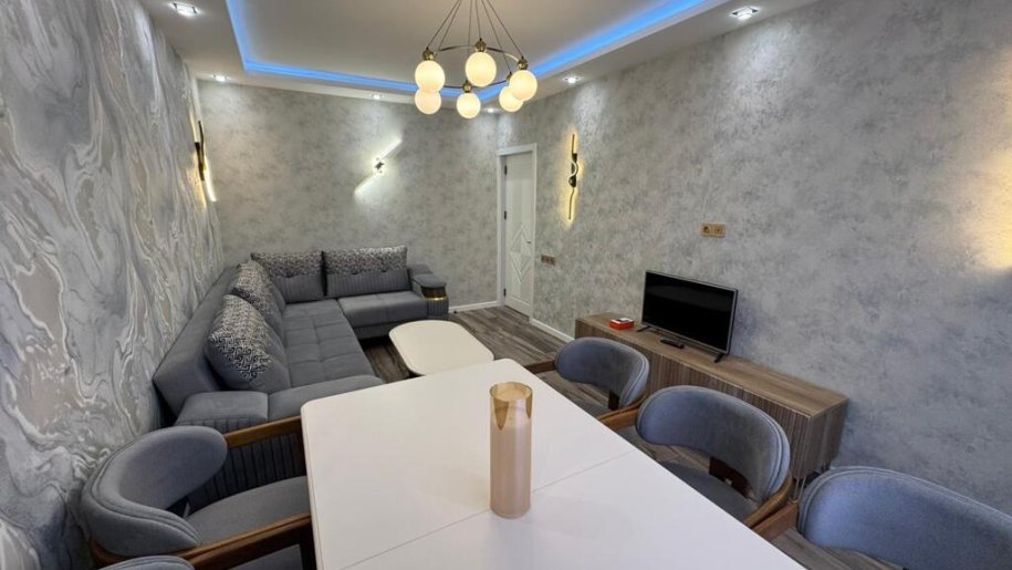 Kirayə verilir 5 otaqlı köhnə tikili, 120 m², Azadlıq Prospekti m.-2