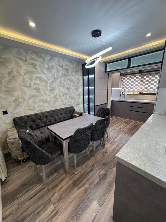 Kirayə verilir 5 otaqlı köhnə tikili, 120 m², Azadlıq Prospekti m.-10