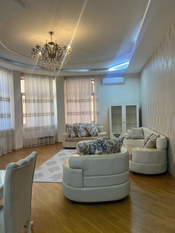 Kirayə verilir 3 otaqlı yeni tikili, 188 m², İçərişəhər m.-1
