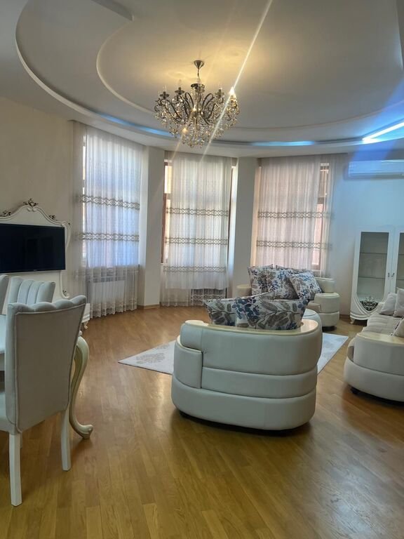 Kirayə verilir 3 otaqlı yeni tikili, 188 m², İçərişəhər m.-3