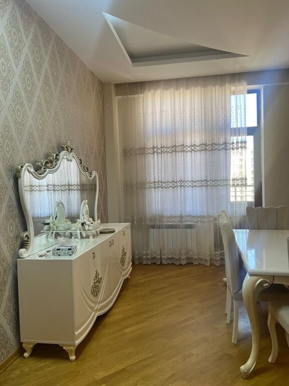 Kirayə verilir 3 otaqlı yeni tikili, 188 m², İçərişəhər m.-4