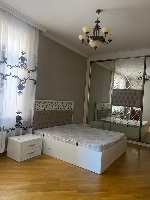 Kirayə verilir 3 otaqlı yeni tikili, 188 m², İçərişəhər m.-6
