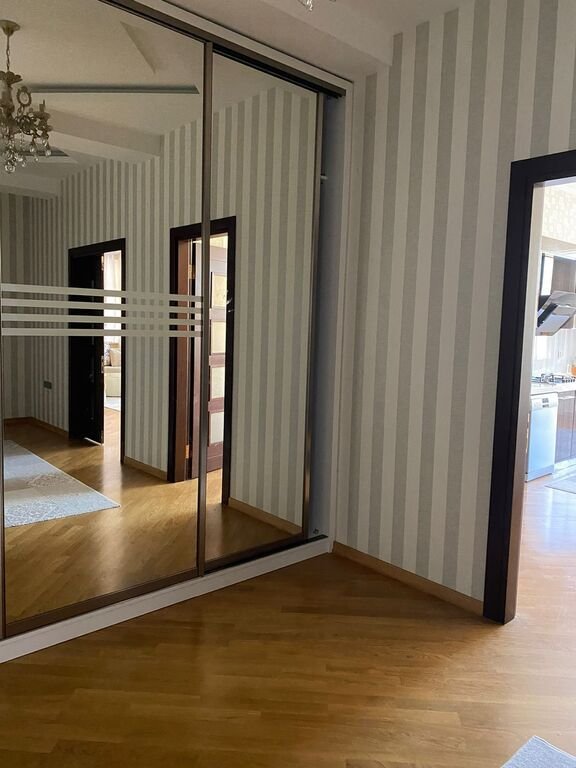 Kirayə verilir 3 otaqlı yeni tikili, 188 m², İçərişəhər m.-10