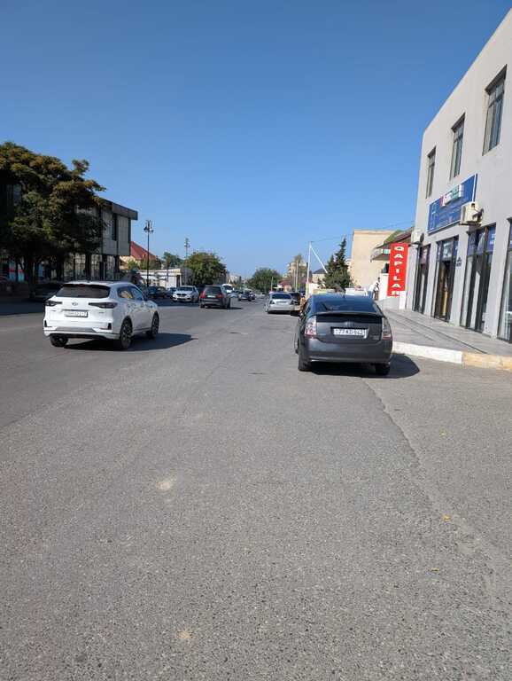 310 m<sup>2</sup> obyekt satılır, Günəşli-1