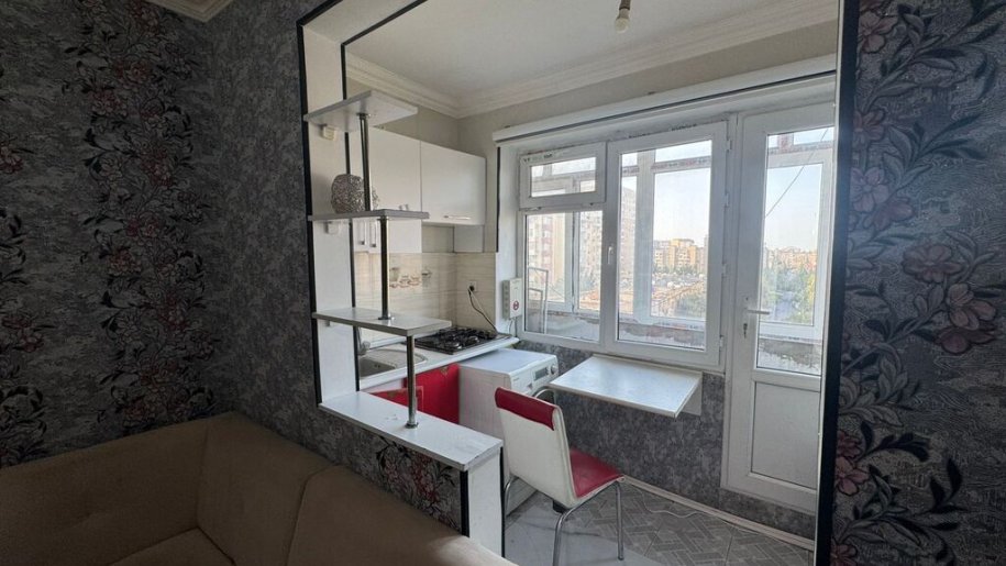 Satılır 2 otaqlı köhnə tikili, 60 m², Xalqlar dostluğu m.-4