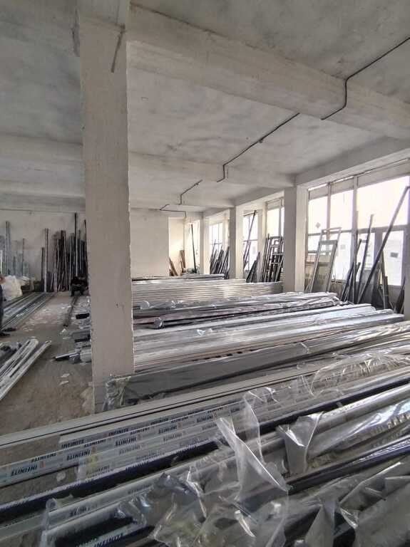 215 m<sup>2</sup> obyekt satılır, İnşaatçılar m.-5